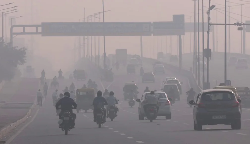 Delhi Air Pollution: آلودگی پر گوپال رائے نے ایل جی کے ساتھ مل کر ڈی پی سی سی چیئرمین کے خلاف کارروائی کی اپیل
