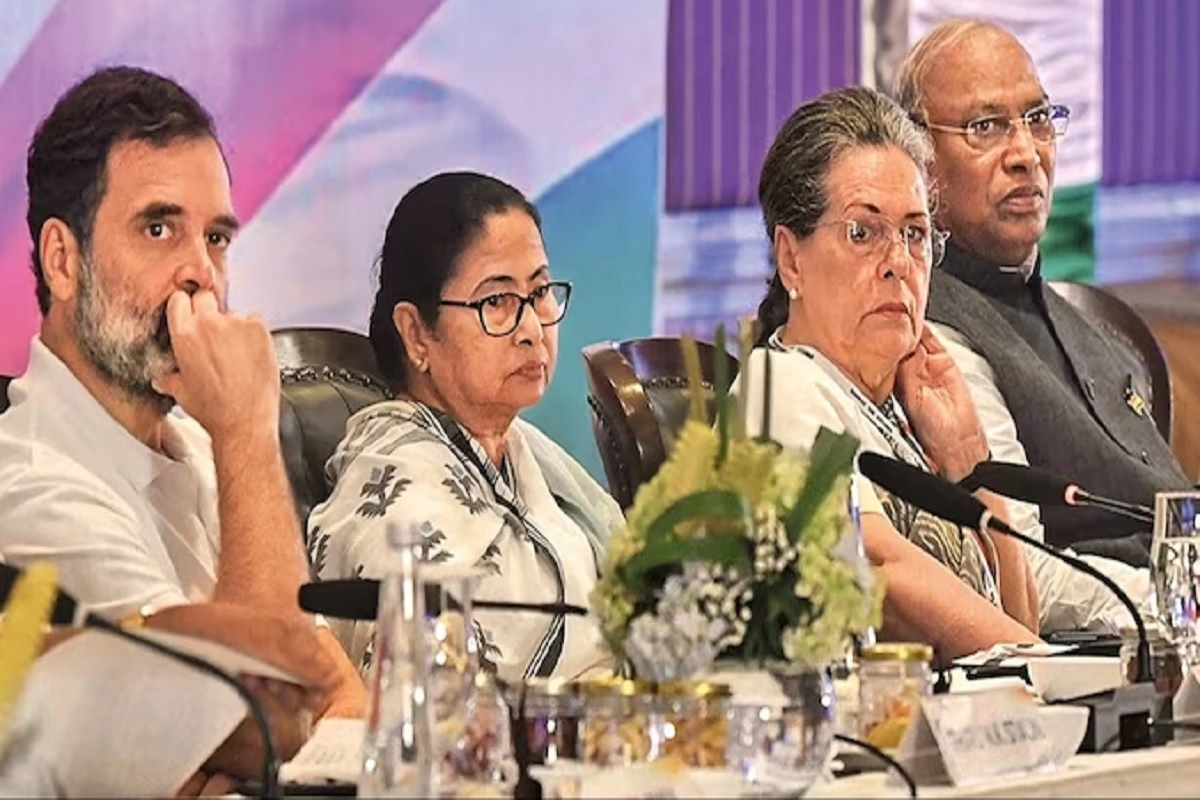 INDIA Alliance Meeting: ’انڈیا‘ الائنس میں زبردست اختلافات نمایاں، ممتا بنرجی کے بعد ان بڑی پارٹیوں کے لیڈران کا میٹنگ میں شرکت سے انکار