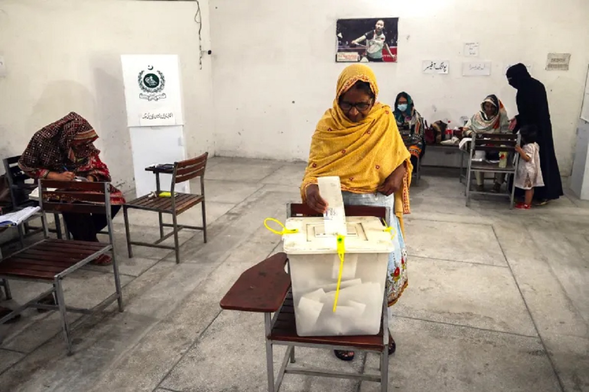 Pakistan Election Schedule: پاکستانی سپریم کورٹ کے حکم پر الیکشن کمیشن نے بتایا کہ کب ہوں گے انتخابات