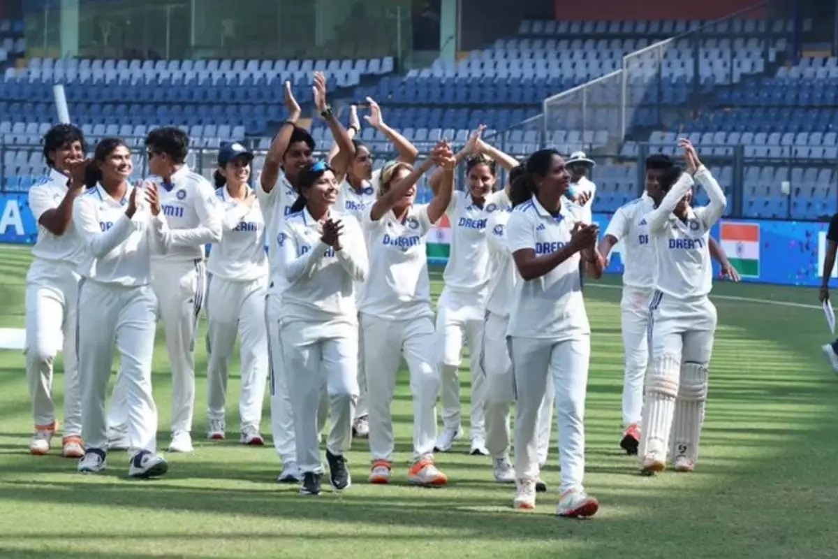 IND VS AUS Test Match: انڈین خواتین ٹیم نے آسٹریلیا کو پہلی بار ٹیسٹ میچ میں شکست دے کر تاریخ رقم کی، آسٹریلیا کو 8 وکٹوں سے دی شکست