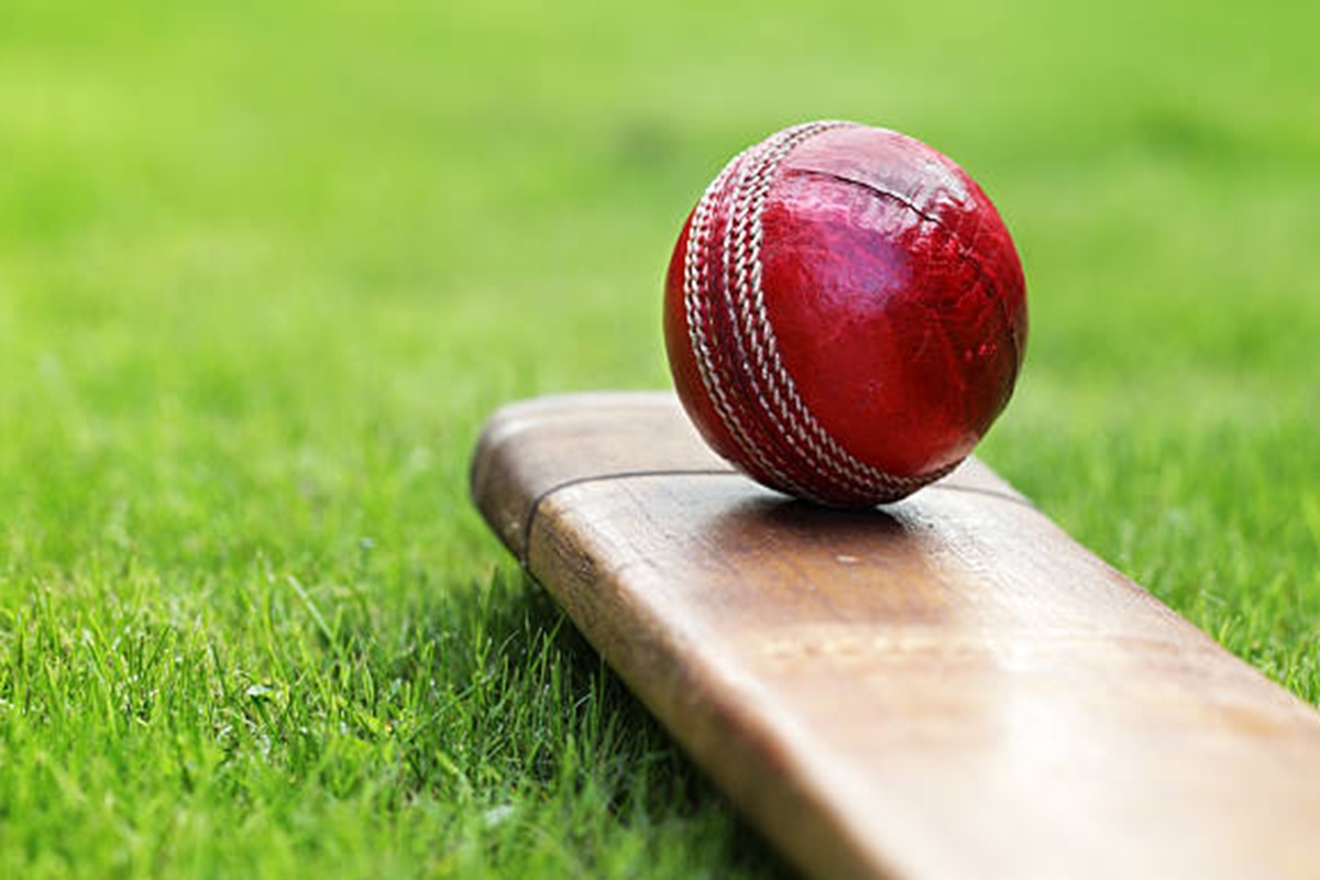 Jammu and Kashmir 20 Years Cricketer Death: جموں وکشمیر کے نوجوان تیز گیند باز کی بیچ میدان پر موت، بالنگ رن اپ کے دوران توڑا دم