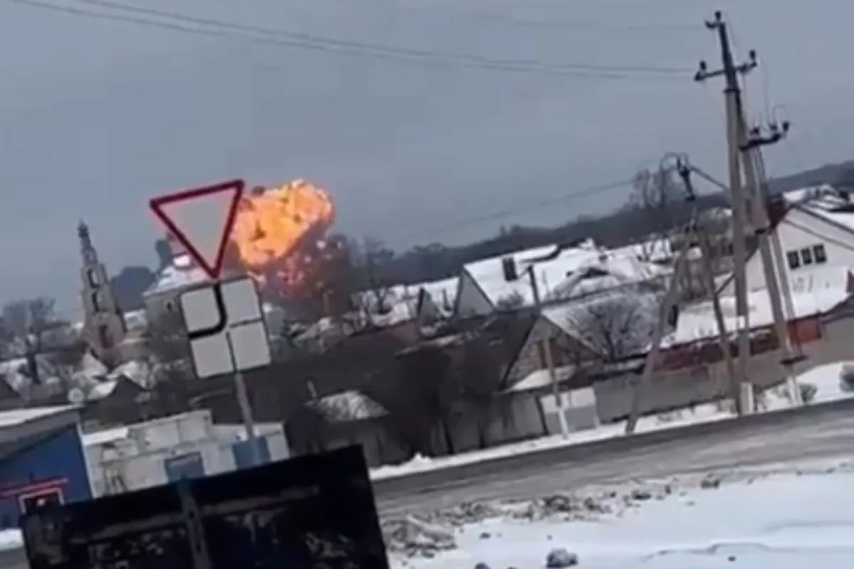 Russian Plane Crash: یوکرین کے 65 جنگی قیدیوں کو لے جانے والا روسی فوجی طیارہ گر کر تباہ، پائلٹ سمیت تمام افراد ہلاک