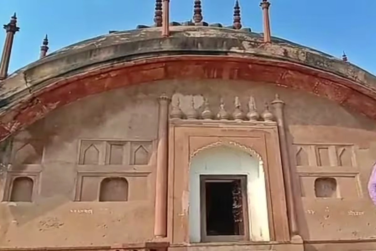 Rashid Mian Tomb Survey: رشید میاں کا مقبرہ یا شیو مندر؟ فرخ آباد کورٹ کے حکم پر ہوا سروے، ہندو فریق نے کیا یہ دعویٰ