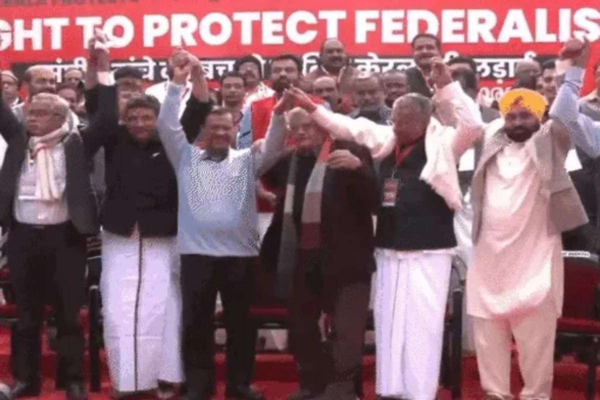 Kerala government protest in Delhi: ٹیکس کی تقسیم میں امتیازی سلوک پر دہلی میں کیرالہ حکومت کا احتجاج، سی ایم وجین نے کہا- 17 ریاستوں پر مرکز کی توجہ