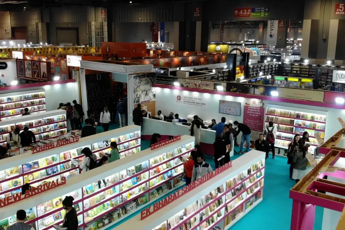 World Book Fair: عالمی کتاب میلے کے پانچویں دن تک پرانوں، روحانیت اور لوک ادب کی طرف لوٹتے نظر آئے بچے اور نوجوان