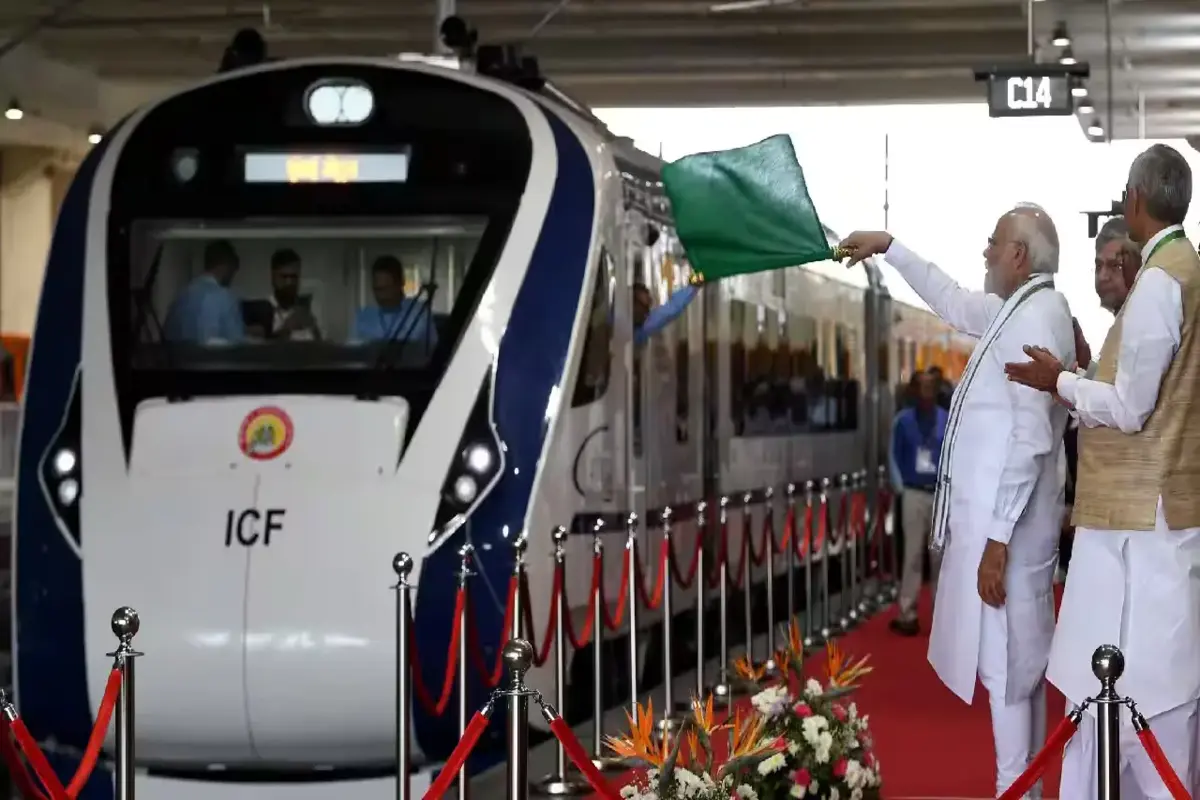 Vande Bharat Train:  ملک میں مزید 10 وندے بھارت ٹرینوں کی سروس کا آغاز ۔، وزیر اعظم  مودی جھنڈی دکھا کر کریں گے روانہ