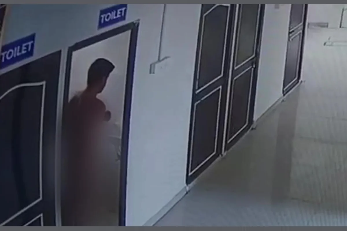 Viral Video: مہاراشٹر کے اسپتال میں نشے کا عادی ڈاکٹر گھومتا رہا برہنہ، واقعے کی ویڈیو وائرل