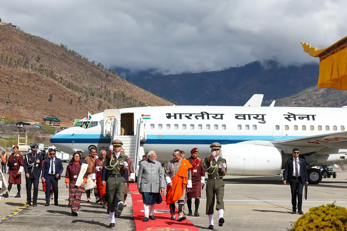 Prime Minister arrives in Bhutan:  دو دنوں کے سرکاری دورے پر بھوٹان پہنچے وزیراعظم نریندر مودی،ہوائی اڈے پر ہوا پرتپاک اور رسمی استقبال