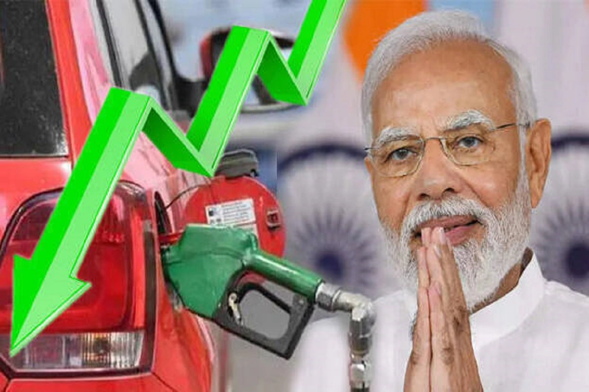 Petrol Diesel Prices Reduced: ڈھائی سال کے انتظار کے بعد مرکزی حکومت نے پٹرول-ڈیزل پر 2 روپئے کم کرکے دیا بڑا تحفہ