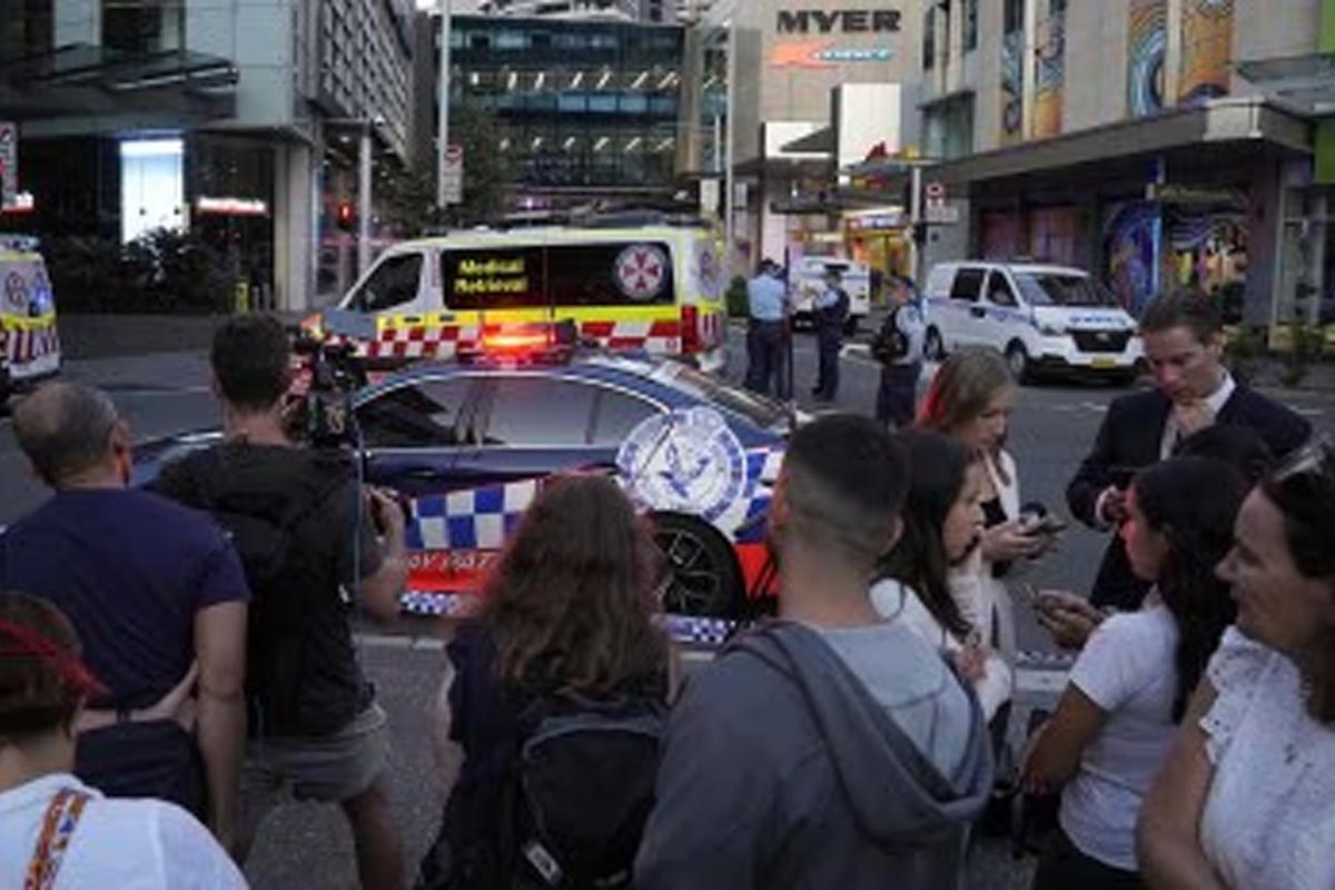 Knife Attack in Sydney: سڈنی کے شاپنگ مال میں چاقو سے حملہ، 5 افراد ہلاک، جائے وقوعہ پر موجود لوگوں نے کیا کہا؟