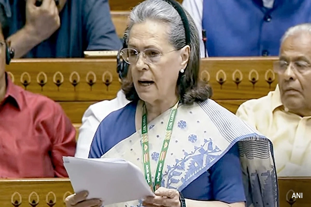 Sonia Gandhi Oath Rajya Sabha Member: سونیا گاندھی نے راجیہ سبھا کی رکن کے طور پرلیا حلف لیا،  آئندہ  نہیں لڑیں گی لوک سبھا ا نتخابات