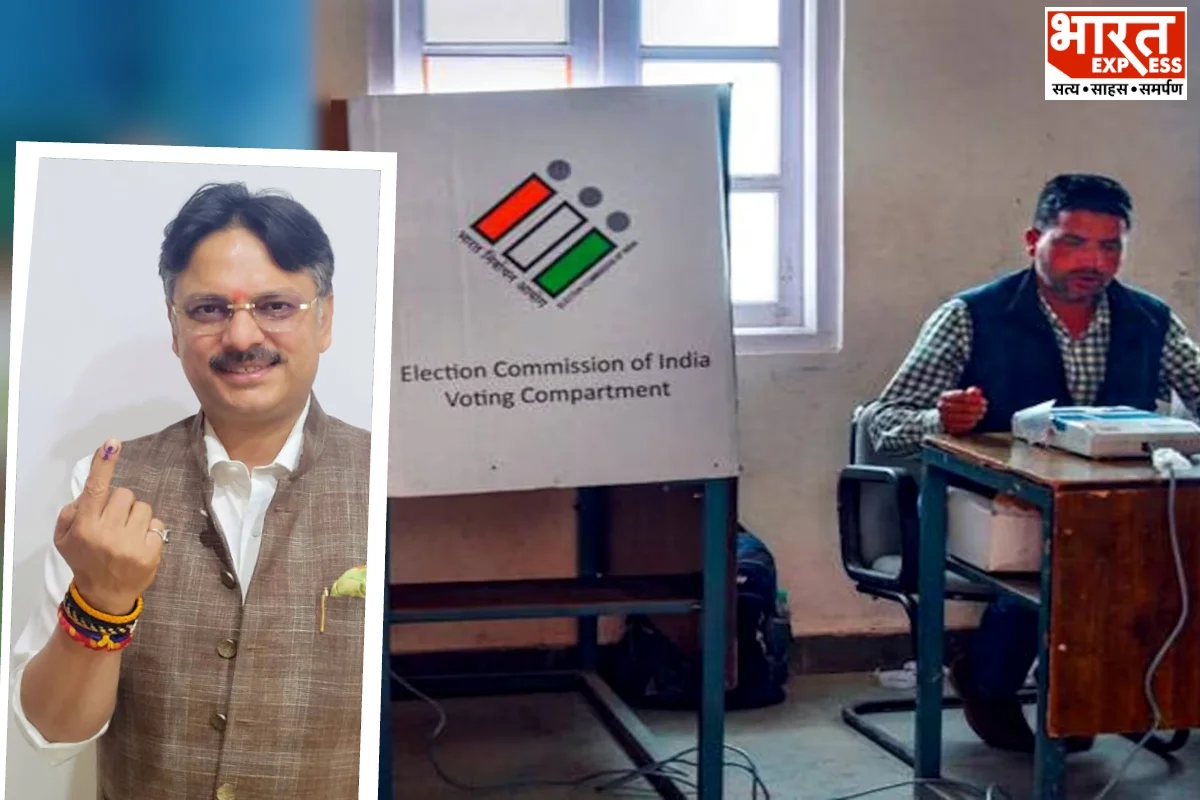 Lok Sabha Elections 2024: سروجنی نگر کے ایم ایل اے ڈاکٹر راجیشور سنگھ نے گوتم بدھ نگر پارلیمانی حلقہ میں ڈالا اپنا ووٹ، کہا – ایک مضبوط، خود انحصار اور ترقی یافتہ ہندوستان کے لیے  میرا ووٹ
