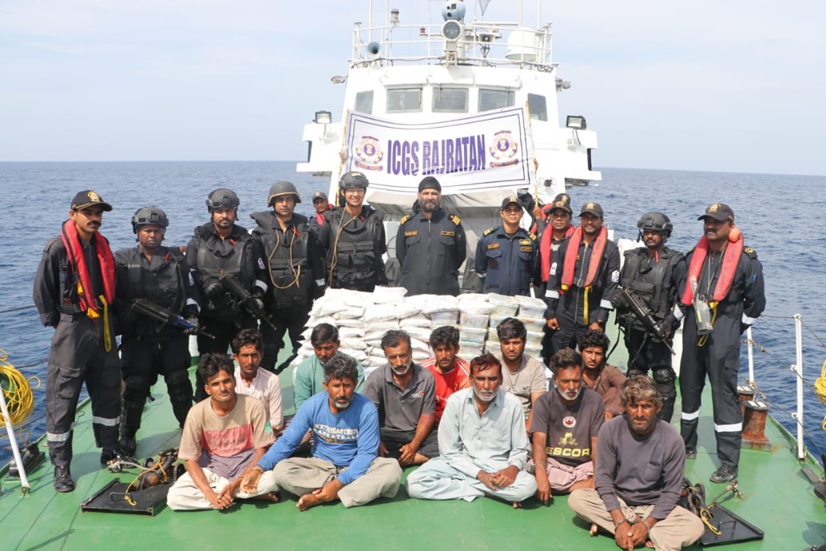 NCB Gujarat ATS Joint Operation: این سی بی اور اے ٹی ایس کی بڑی کارروائی، گجرات کی سمندری سرحد سے 14 پاکستانی 80 کلو منشیات کے ساتھ گرفتار