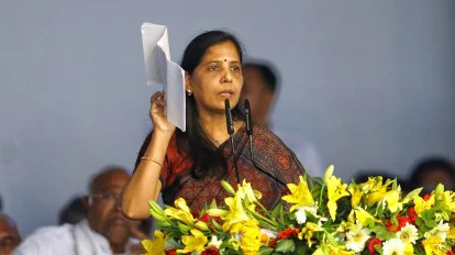 I.N.D.I.A Rally: سنیتا کیجریوال نے کہا کہ لوگ کہتے ہیں کہ سیاست بری چیز ہے، یہ واقعی ایک بری چیز ہے