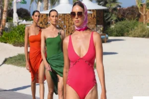 Swimwear Fashion show Saudi Arabia:سعودی عرب میں خواتین ماڈلز کی نیم عریاں کیٹ واک،پہلی بارسوئمنگ سوٹ فیشن شو کا انعقاد