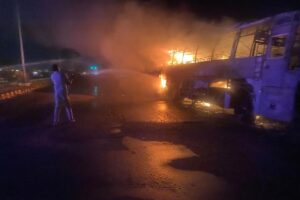 Nuh Bus Fire: سڑک پر دوڑتی رہی ‘جلتی ہوئی بس’، سوار تھے60 افراد، عینی شاہدین نے بیاں کیا آنکھوں دیکھا حال