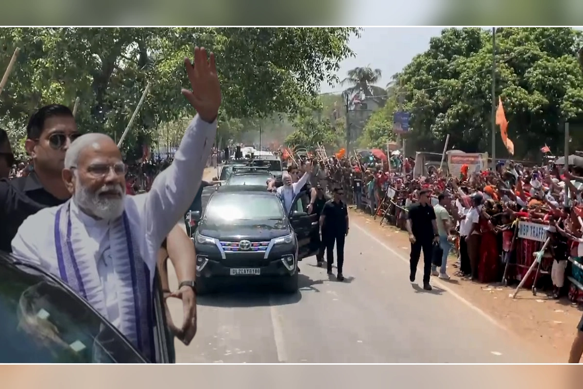 PM Modi Roadshow In West Bengal: کرشنا نگر میں پی ایم مودی کے روڈ شو کو دیکھنے کے لیے جمع ہوئی بڑی بھیڑ، سامنے آیا ویڈیو