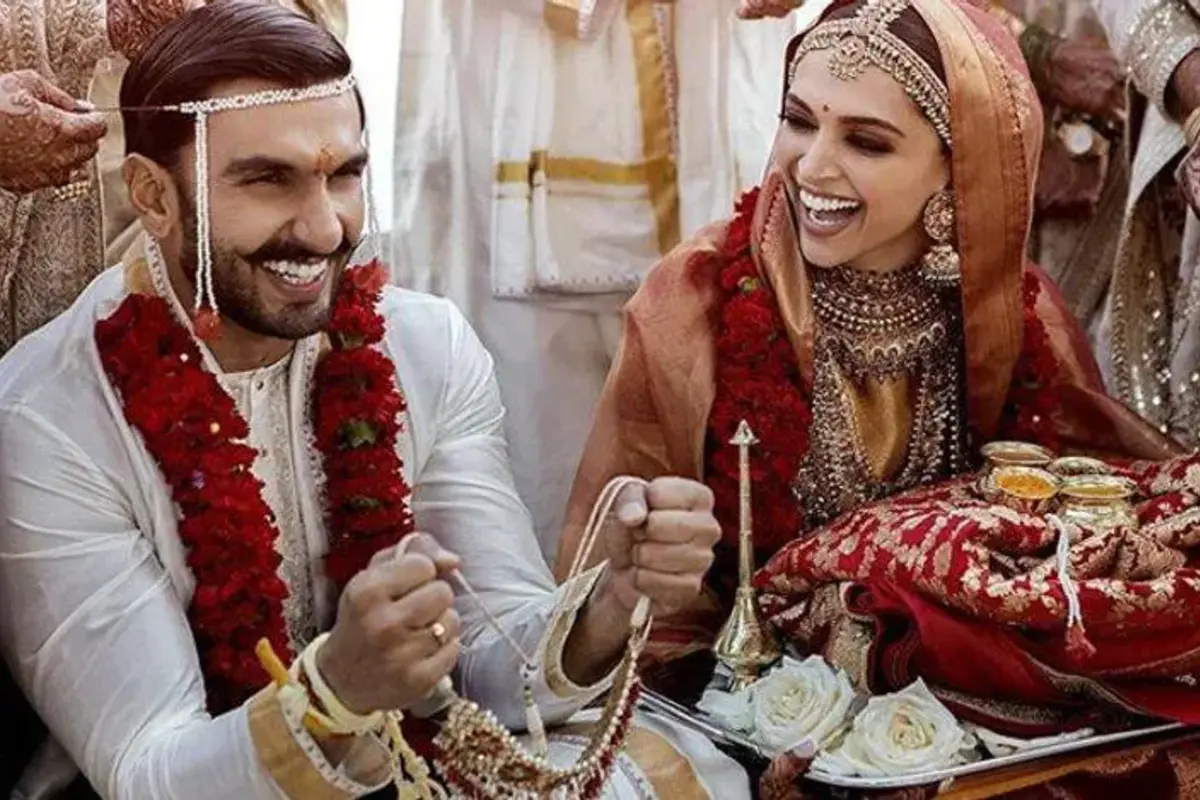 Ranveer Singh Wedding Pics: رنویرسنگھ نے انسٹا گرام سے دیپیکا پادوکون کے ساتھ شادی کی سبھی تصاویر ڈیلیٹ کیں، سامنے آئی یہ وجہ