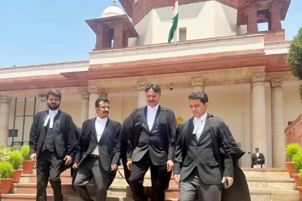 UP News: سپریم کورٹ میں آنا ہمیشہ انصاف اور لوگوں کے حقوق کے تحفظ کے لیے لڑنے کی ترغیب دیتا ہے: ڈاکٹر راجیشور سنگھ