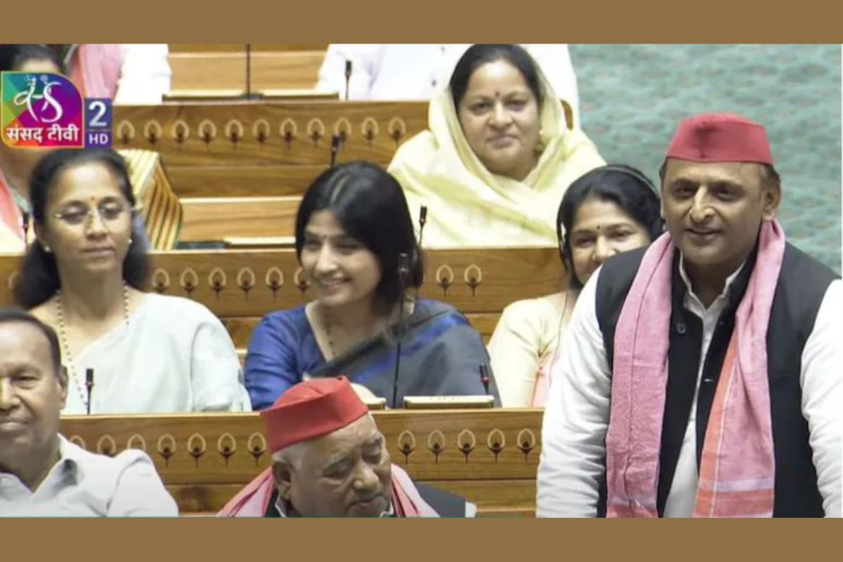 Parliament session 18th Lok Sabha: جس ایوان سے میں آیا ہوں اس کی کرسی بہت اونچی ہے… اکھلیش نے اوم برلا کو مبارکباد دیتے ہوئے اشاروں میں کہہ گئے بہت کچھ