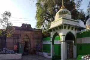 Kamal Maula Mosque ASI Survey: مسجد کمال مولا میں اے ایس آئی سروے سے تنازعہ، کھدائی میں بڑی تعداد میں مورتیاں ملنے کا دعوی