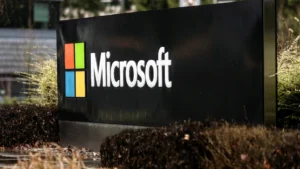 Microsoft Cloud Outage:مائیکروسافٹ کا سرور ڈاؤن ہونے سے دنیا بھر میں خوف کی لہر ، ہندوستان میں ہوائی اڈوں پر طیارے رہ گئے کھڑے، آن لائن چیک ان بند