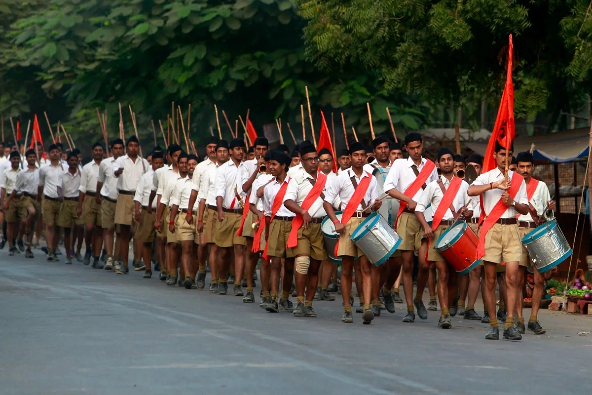 Congress Claims Ban Lifted on Govt Employees Participating in RSS Activities: اب آر ایس ایس کی سرگرمیوں میں حصہ لے سکیں گے سرکاری ملازمین، مودی حکومت نے ہٹادی پابندی، کانگریس نے کیا دعویٰ