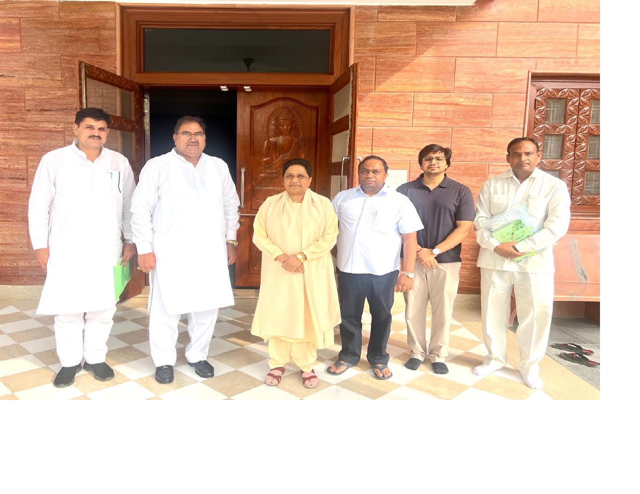 Abhay Singh Chautala Meet Mayawati: ابھے سنگھ چوٹالہ کی مایاوتی سے ملاقات، کیا ہریانہ اسمبلی انتخابات میں ہوگا اتحاد؟