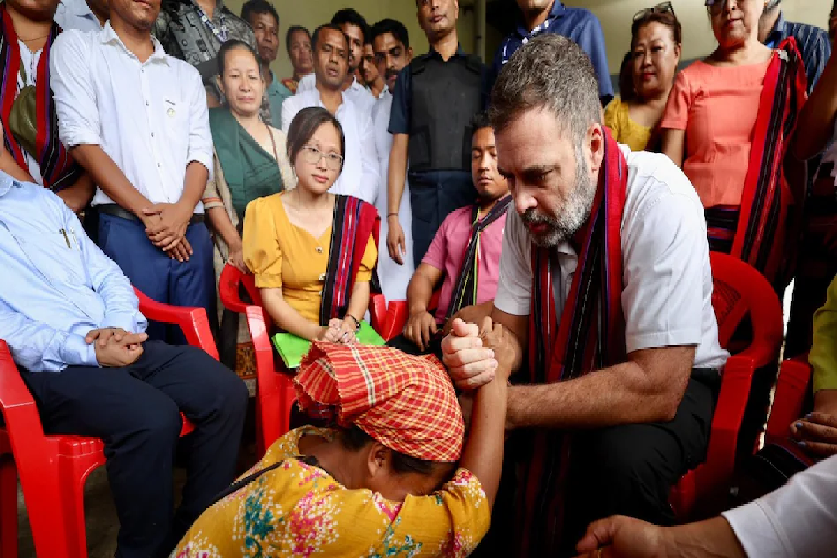 Rahul Gandhi Manipur Visit:  منی پور پہنچے راہل گاندھی … چورا چند پور کے ریلیف کیمپوں میں رہنے والے متاثرین سے کی ملاقات