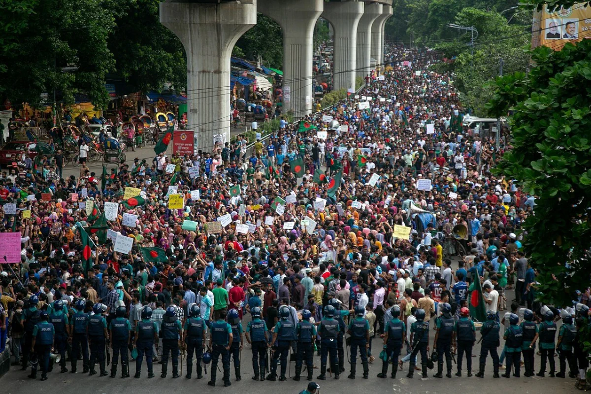 Bangladesh Protest: کیوں جل گیا بنگلہ دیش، شیخ حسینہ کو کرسی سے لے لر ملک تک چھوڑنا پڑا