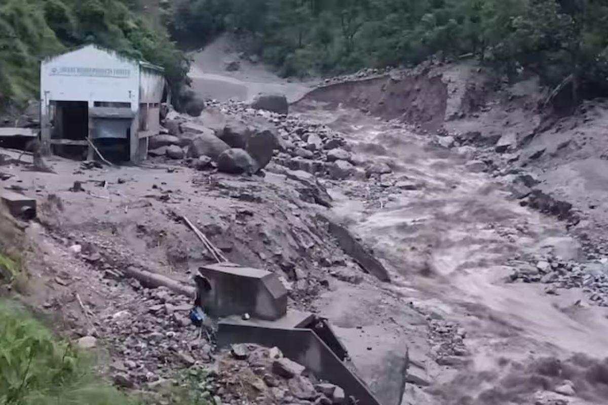 Himachal Cloud Burst: شملہ اور منڈی میں پھٹا بادل، ایک ہلاک، 28 افراد لاپتہ