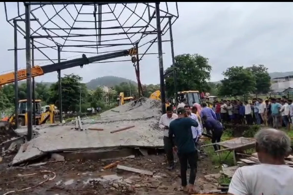 Farm house collapses in Indore: اندور میں زیر تعمیر فارم ہاؤس کی گری چھت، پانچ مزدوروں کی موت، کئی ملبے تلے دبے