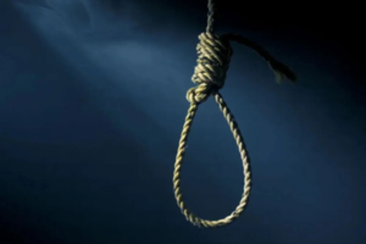 Teenager commits suicide in Indore: آویہ اپنی سہیلی کے بوائے فرینڈ سے ملنے گئی تھی…بڑی بہن کو پتہ چلا تو لگا دی کلاس، غصہ میں لڑکی نے کر لی خودکشی