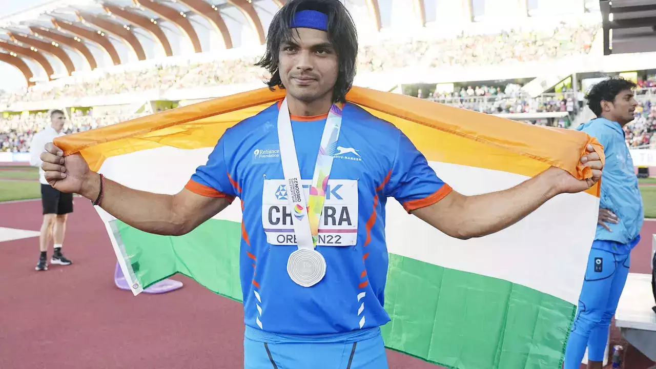 Neeraj Chopra Wins Silver Medal: نیرج چوپڑا کو اولمپک میں سلورمیڈل جیتنے پرراہل گاندھی ،پی ایم مودی سے لے کر وزیر دفاع راج ناتھ سنگھ نے دی مبارکباد