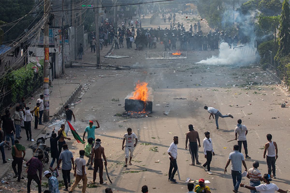 Bangladesh Violence: بنگلہ دیش میں ایک بار پھربھڑک اٹھا تشدد ، اب تک 32 افراد ہلاک، ملک بھر میں کرفیو نافذ