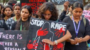 Kolkata Doctor Rape-Murder Case: کولکتہ عصمت دری-قتل کیس، ملک بھر میں ڈاکٹرز ایسوسی ایشن کی بھوک ہڑتال، میڈیکل کالج کے 50 ڈاکٹروں کا استعفی