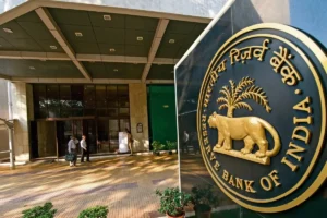 RBI Governor Shaktikanta Das :آر بی آئی کی بڑی کارروائی – 21 اکتوبر سے ان این بی ایف سی کو قرض دینے پر پابندی