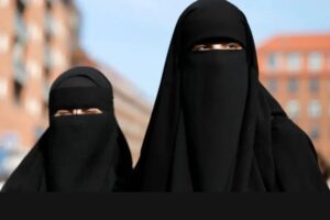 Switzerland bans Muslim women from wearing burqa: اب سوئٹزرلینڈ میں بھی برقعہ نہیں پہن سکیں گی مسلمان خواتین، جانئے سب سے پہلے کس ملک نے لگائی تھی برقع پر پابندی؟