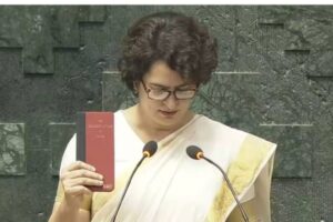 Priyanka Gandhi takes oath: پرینکا گاندھی نے بطور رکن پارلیمنٹ حلف لیا، بیٹا ریحان اور بیٹی میرایا واڈرا بھی رہے موجود