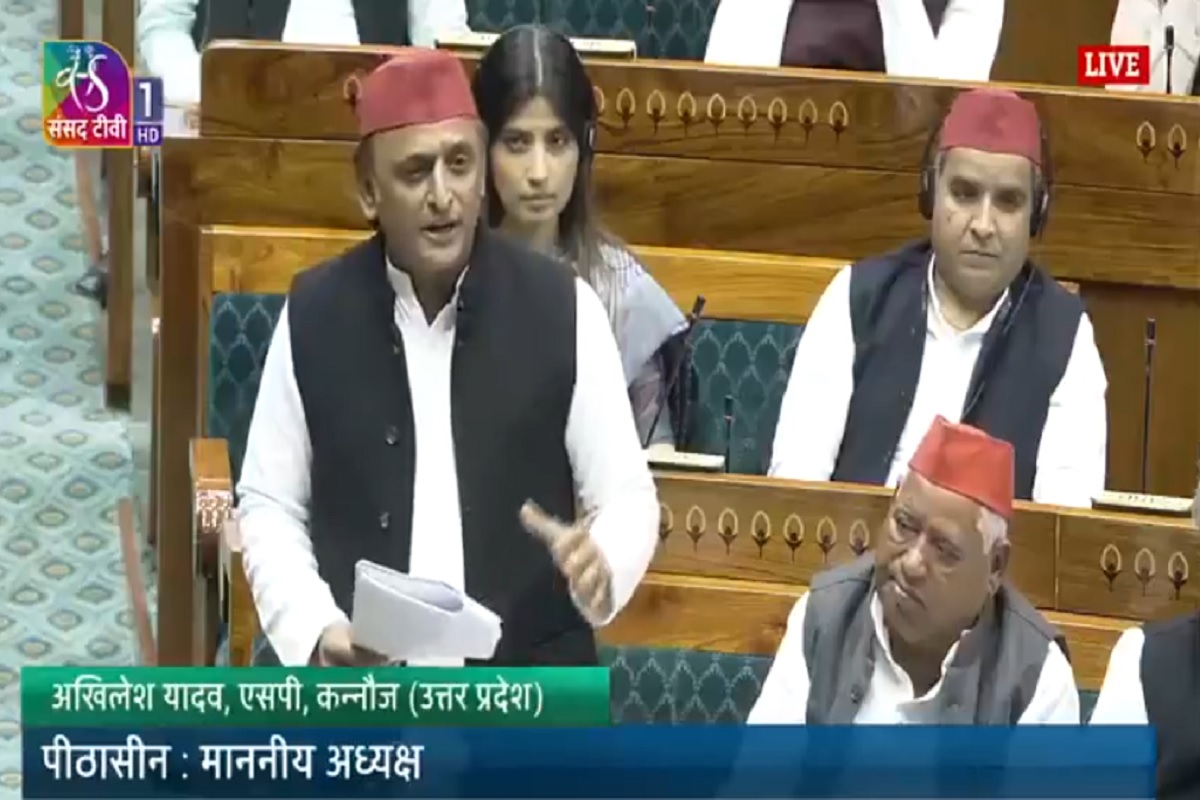 Akhilesh Yadav Speech in Lok Sabha: عتیق احمد کا نام لئے بغیر اکھلیش یادو نے لوک سبھا میں کہا- کس نے نہیں دیکھا کہ ٹی وی پرچلتے ہوئے