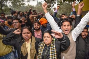 Students protest against BPSC:  پٹنہ میں پھر ہنگامہ-وزیراعلیٰ کی رہائش گاہ تک مارچ کرنا چاہتے تھے طلباء، پولیس نے روکا