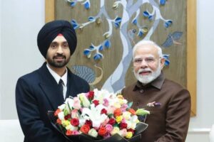 Diljit Dosanjh met PM Modi: دلجیت دوسانجھ نے پی ایم مودی سے ملاقات کرکے کیا نئے سال کا آغاز، گایا گانا