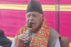 Farooq Abdullah sings Bhajan: جموں و کشمیر کے کٹرا میں این سی صدر فاروق عبداللہ نے گیا یہ مشہور بھجن، ویڈیو سوشل میڈیا پر وائرل