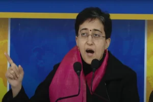 CM Atishi Alleges Centre: سی ایم آتشی کو سرکاری گھر سے پھر کیا گیا بے گھر،سامان باہر پھینکنے کا بھی سی ایم آتشی نے کیا دعویٰ