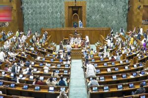 Parliament Budget Session 2025: لوک سبھا کی کارروائی شروع ہوتے ہی ہنگامہ، اپوزیشن نے منی پورتشدد سے متعلق اٹھائی آواز