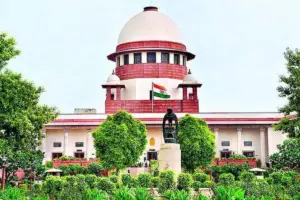 Supreme Court: گمنام شکایات پر سپریم کورٹ برہم، کہا- ایسی حرکتیں ہمیں پیچھے ہٹنے پر مجبور نہیں کر سکتیں Supreme Court: گمنام شکایات پر سپریم کورٹ برہم، کہا- ایسی حرکتیں ہمیں پیچھے ہٹنے پر مجبور نہیں کر سکتیں