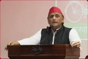 Akhilesh Yadav on Election Commission: ’’فارم-7 کے ذریعے ایس پی حامیوں کے ووٹ کاٹے گئے…2022 میں الیکشن کمیشن کی گڑبڑی کے باعث نہیں بن سکی حکومت…‘‘، اکھلیش یادو کا بڑا الزام Akhilesh Yadav on Election Commission: ’’فارم-7 کے ذریعے ایس پی حامیوں کے ووٹ کاٹے گئے…2022 میں الیکشن کمیشن کی گڑبڑی کے باعث نہیں بن سکی حکومت…‘‘، اکھلیش یادو کا بڑا الزام
