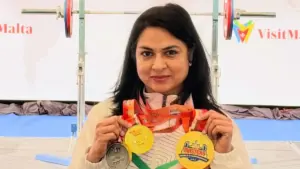 IRS OFFICER EKTA BISHNOI WINS 3 GOLD Medals: امریکہ میں ہندوستان کا پرچم بلند، آئی آر ایس افسر ایکتا بشنوئی نے 362.5 کلوگرام وزن اٹھا کر جیتے 3 طلائی تمغے