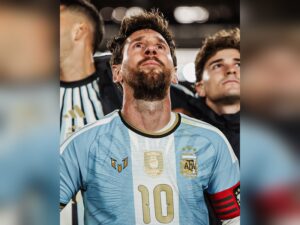 Tears in his eyes: آنکھوں میں آنسو، میسی کا ارجنٹینا کی جرسی میں الوداعی میچ کو دیا گیا دی لاسٹ ٹینگوکا نام Tears in his eyes: آنکھوں میں آنسو، میسی کا ارجنٹینا کی جرسی میں الوداعی میچ کو دیا گیا دی لاسٹ ٹینگوکا نام
