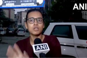 Neha Bora released from R.K. Puram Police Station :امن و امان کی صورتحال اور رات بھر حراست میں رکھنے پر اٹھائے سوال، رہائی کے بعد نیہا بورا کا پہلا بیان، ویڈیو وائرل Neha Bora released from R.K. Puram Police Station :امن و امان کی صورتحال اور رات بھر حراست میں رکھنے پر اٹھائے سوال، رہائی کے بعد نیہا بورا کا پہلا بیان، ویڈیو وائرل